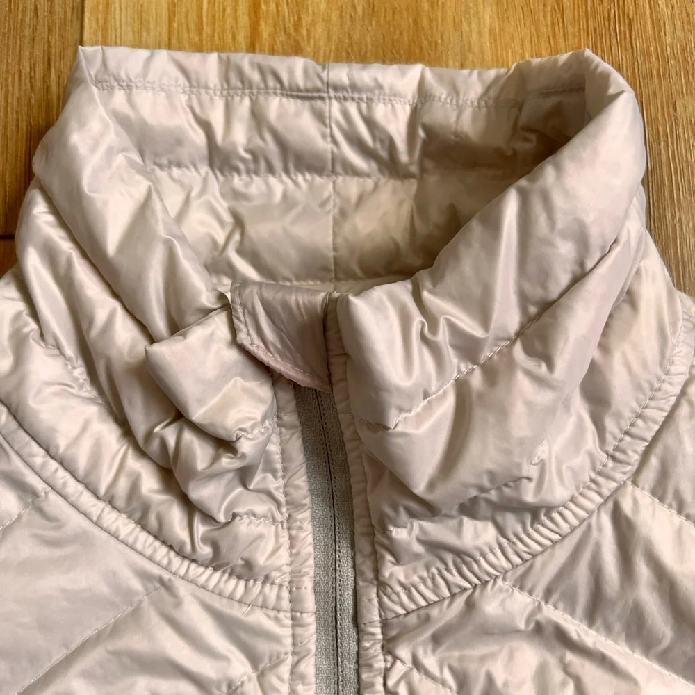 ⭐️ Lululemon Ride On Vest ⭐️ - Picture 9 of 14